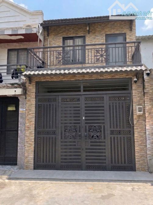 Lê văn lương, 2 tầng kinh doanh tốt 4x20m Giá 3 tỷ Sổ hồng riêng