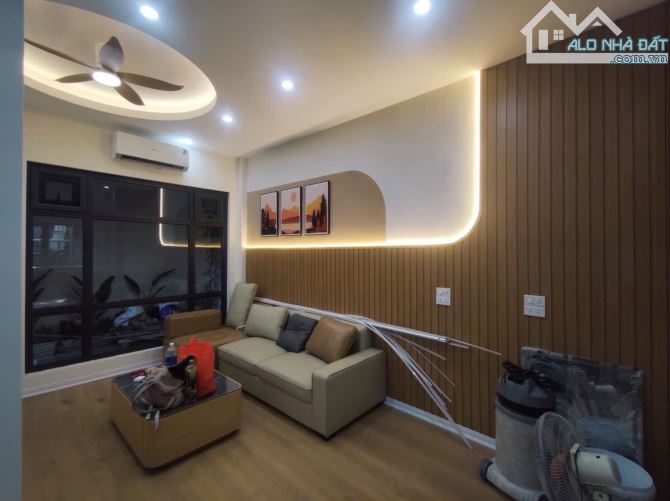 SIÊU PHẨM - KIM MÃ - BA ĐÌNH –55 M - 4 TẦNG - MẶT TIỀN 5,6M - GIÁ 13,5 TỶ
