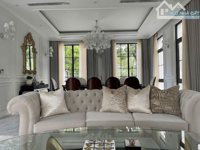 Bán biệt thự đơn lập Tân Cảng 500m², 1 hầm 3 tầng – Giá 420 tỷ