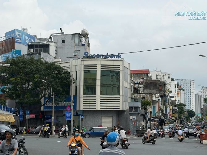 Góc 2MT Thương hiệu Trần Hưng Đạo - 8x18m - 5 tầng - Phúc Long thuê 200 triệu/tháng