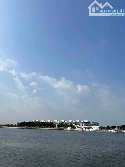 Hiếm có!! 138 triệu/m2 - Biệt thự view sông Đặng Thùy Trâm, Bình Thạnh - 18x19m - 4 tầng.