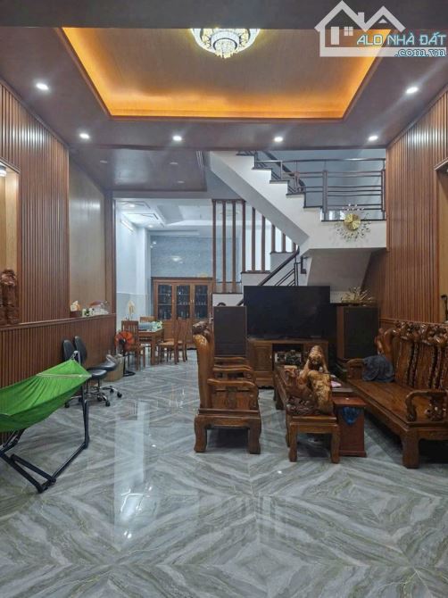 Bán nhà 3 tầng hẻm xe hơi Dương Thị Mười, DT 5x15m, giá 6,3 tỷ