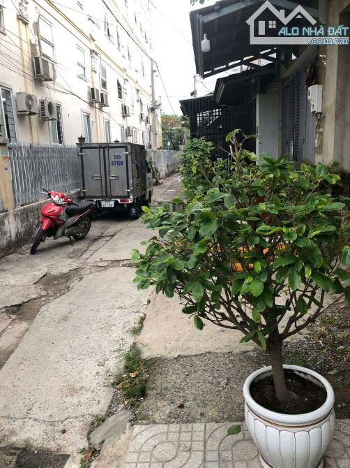 Bán nhà 3 tầng hẻm xe tải Đông Hưng Thuận 05, DT 4x13m, giá 5,1 tỷ