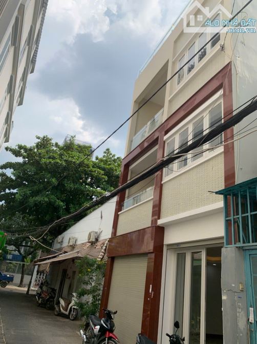 GẤP BÁN NHÀ 3 TẦNG NGANG 6, PHỐ NGUYỄN VĂN KHỐI, GÒ VẤP, CHỈ 9.8 TỶ.