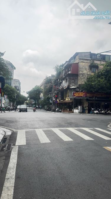 BÁN SIÊU PHẨM- MẶT PHỐ - NGUYỄN TRƯỜNG TỘ - - 65 M - 10 TẦNG - MẶT TIỀN 4M - GIÁ 77,5 TỶ