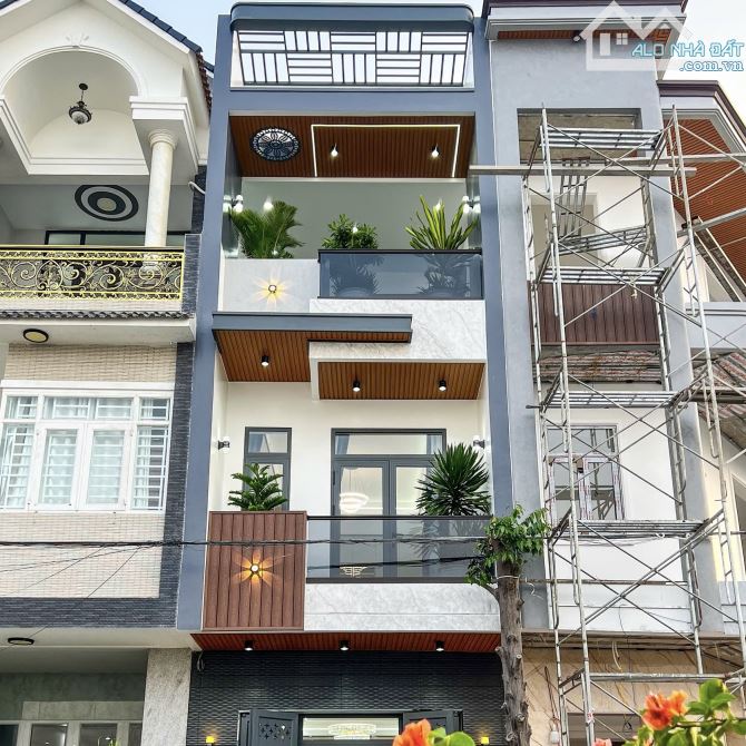 NHÀ HIỆN ĐẠI PHONG CÁCH LUXURY VỚI NỘI THẤT CAO CẤP THUỘC KDC ĐH Y DƯỢC-AN KHÁNH NINH KIỀU