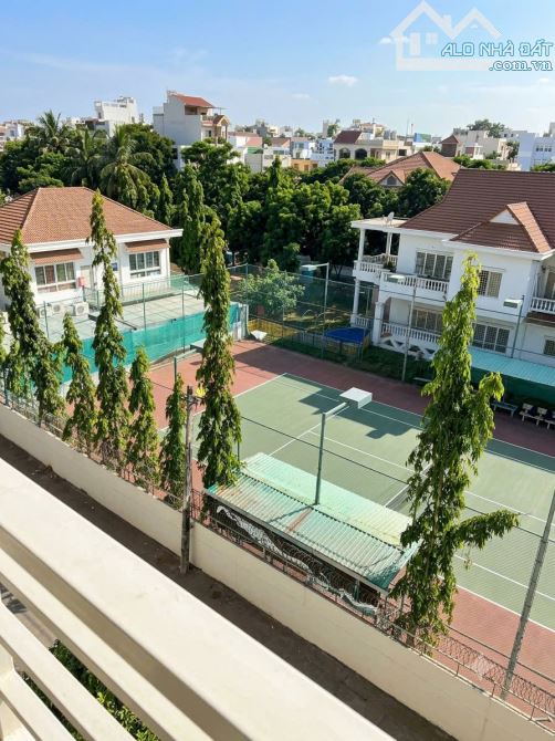 Ngộp bank Gấp B.án - Hẻm Xe Tải 8m Thông - 72m2- 4 tầng - Gần ĐH CN4 - Chỉ 9T+