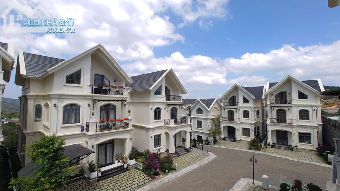 🏡 CHÍNH CHỦ BÁN 2 CĂN VILLA ĐẸP – KHU ROYAL VILLA, MANG LINE, P7, ĐÀ LẠT 🌲