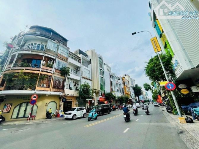 GIẢM 20 TỶ! GÓC 2MT VÕ VĂN TẦN, Q3 - 7X13,5M, NỞ HẬU 12M, 4 TẦNG -HĐT: 105 TRỆU- GIÁ 65 TỶ