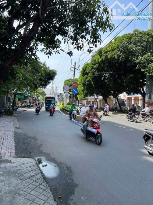 Mặt tiền Mình Phụng nhỉnh 7 tỷ - Khu 6 lầu