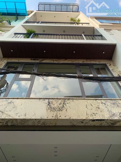NHÀ ĐẸP, HỒNG TIẾN, BỒ ĐÈ.VIEU TP VEN SÔNG. VIEW CẦU TRẦN HƯNG ĐẠO! 85m2,8 Tầng chỉ 26 Ty