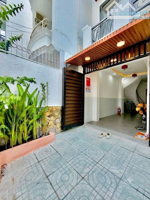 Bán nhà dòng tiền 30tr/th CHDV 6 Phòng - 4 Tầng giá 6.x tỷ