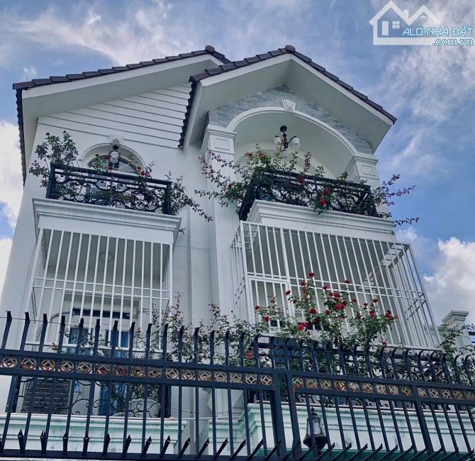 💥🚘🏡BÌNH TÂN, GẦP BÁN, GIẢM SÂU, HXH, SÁT MT, 98M2, 3TẦNG, NGANG 8M, NHỈNH 8 TỶ