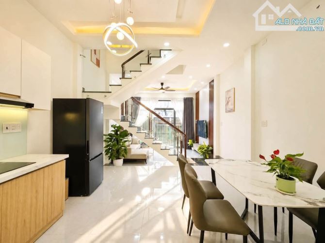 CHỦ NGỘP VỐN CẦN BÁN NHÀ ĐƯỜNG VÕ OANH - 5,7 TỶ - 114M2 ( 6X19) - 2 LẦU 3PN - HẺM 5,5M