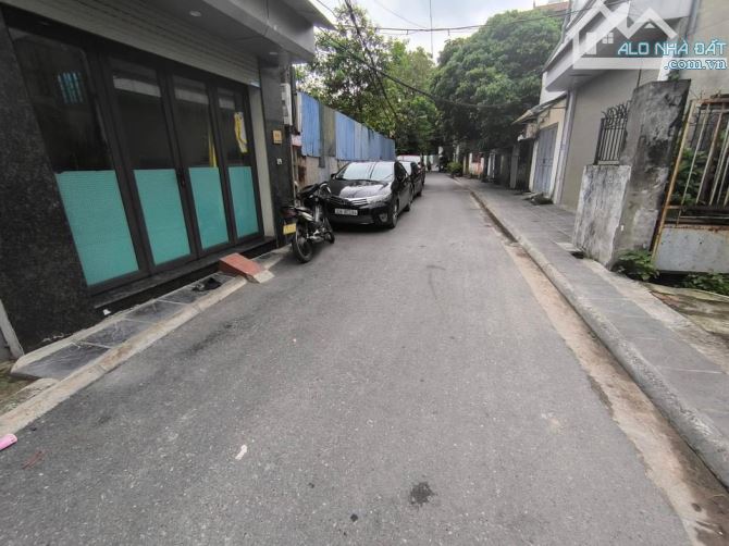 chỉ hơn 4 tỷ MT 5m4 sổ đỏ 48m 3tầng 4ngủ NGÕ 48 NGÔ GIA TỰ LONG BIÊN ô tô tận nhà