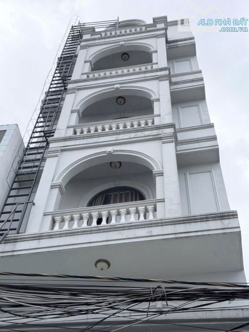 Nhượng lại Toà CHDV Bùi Văn Ba, Q7 (DTCN hơn 125m2). Giá mong muốn 6Tỷ8 còn ra lộc
