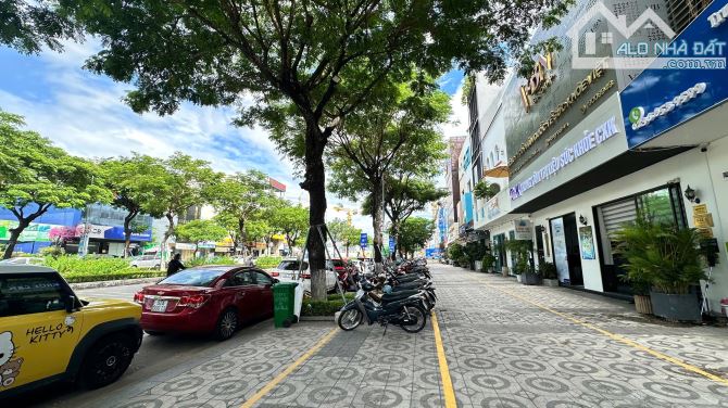 Cần bán toà văn phòng 5 tầng đường Nguyễn Phước Lan - ngay đầu cầu Hoà Xuân
