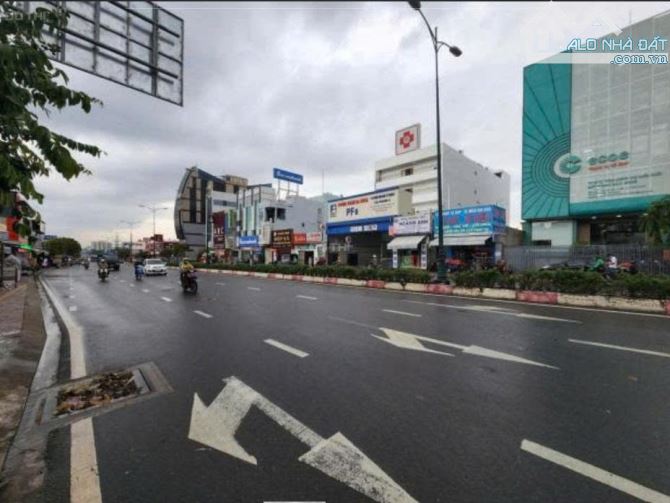 HẠ GIÁ BÁN MT LÊ VĂN VIỆT. Q9 – 12x47M, CN 563,9M² - HẦM + 7 LẦU - HĐT 250TR/TH - 125 TỶ