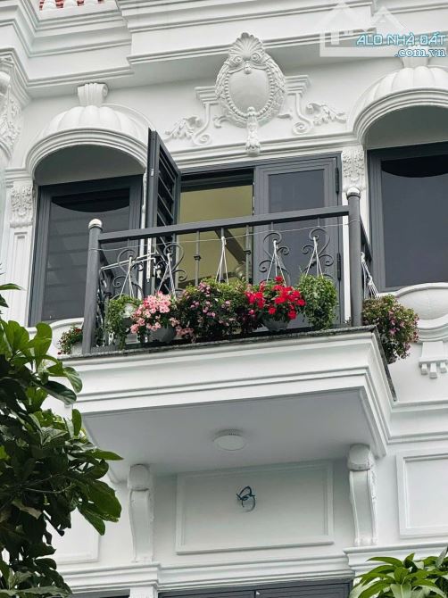🏢 SỞ HỮU NHÀ PHỐ TÂN CỔ ĐIỂN CÓ THANG MÁY – VỊ TRÍ ĐẮC ĐỊA P. CÁT LÁI, TP. THỦ ĐỨC