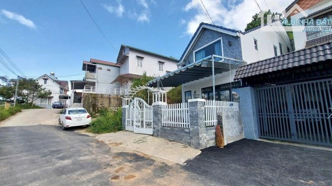 GIẢM GIÁ BÁN NHANH CĂN NHÀ PHỐ VIEW ĐẸP ĐỒI THÔNG TIN _ ĐÀ LẠT