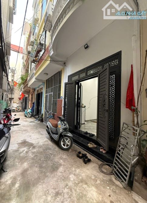 Cầu Diễn PHÂN LÔ Nhà Đẹp 38M-5 Tầng kinh doanh, ngõ ô tô 8.9 tỷ