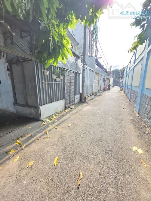 Bán dãy trọ 5.5x19m, hẻm đường số 11 gần Go Dĩ An (thổ cư 100%, thu 10tr/th, giá rẻ)