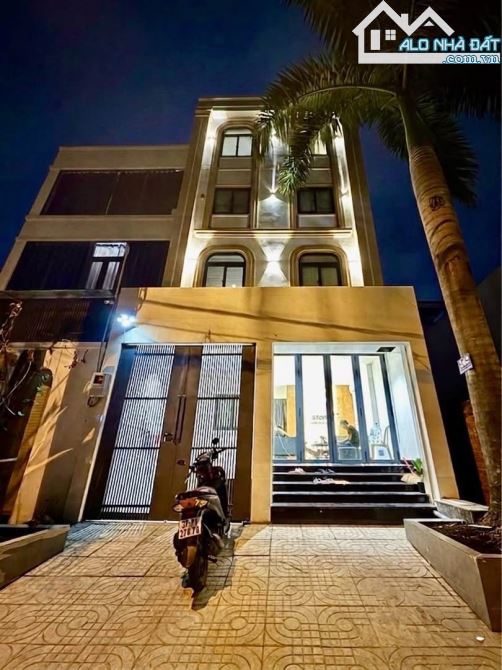 BÁN NHÀ NGANG HIẾM 6M CÓ THANG MÁY - QUỐC HƯƠNG, THẢO ĐIỀN, QUẬN 2. GIÁ 6.68TỶ/96M2 - 6PN