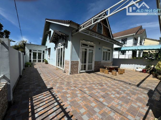 bán villa 2 mặt tiền Quang Trung chỉ 11 tỷ, hẻm oto thông nhau, sân đậu oto