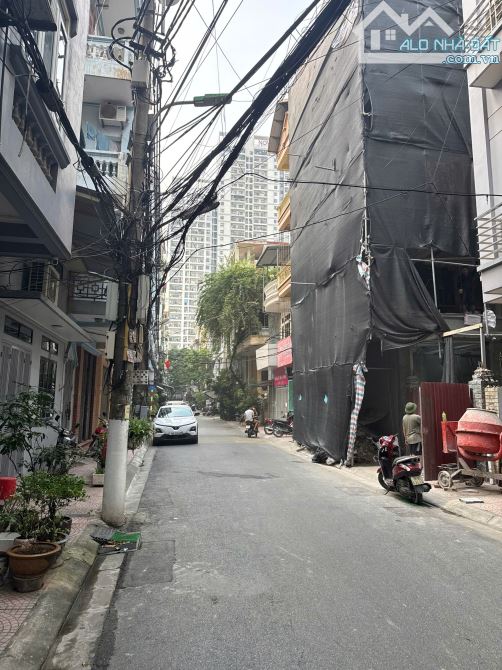 Bán nhà Phân lô phố Trung Kính , 81m2, 7 tầng ,mt 5,1m, đường 6,5m, nhỉnh 42 tỷ