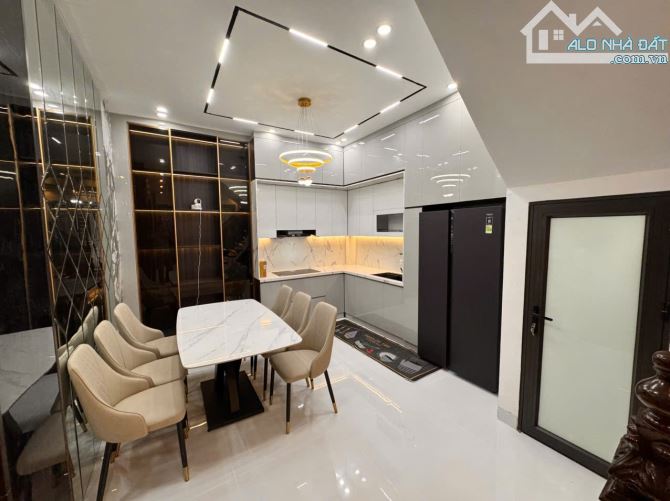 BÁN NHÀ NGUYỄN TRÃI – 46M² – 5 TẦNG – HAI THOÁNG TRƯỚC SAU – NGÕ THÔNG VÀNH ĐAI 2,5