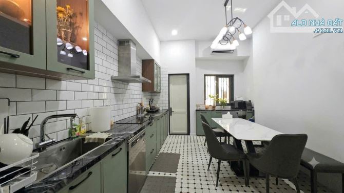 Bán Nhà HXH Huỳnh Văn Bánh - Phú Nhuận - 4,3x17m Đẹp Có Thang Máy- 4 Tầng - 15,5 Tỷ TL