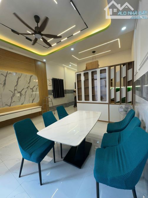 Bán nhà 5x15m 435 Triệu hẻm chợ xe hơi ra vô thoái có sẵn nội thất giáp Xã Vĩnh Lộc HCM