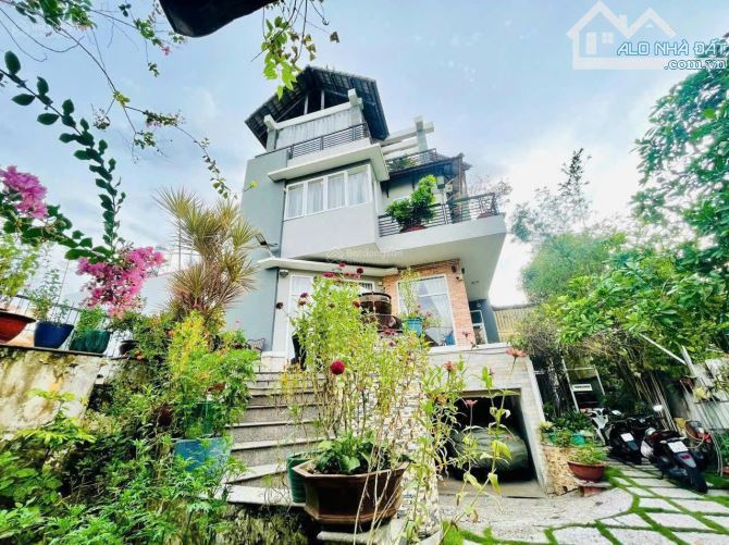 Biệt thự đẹp ngay Chợ Tân Định , Quận 1 , thiện chí bán nhanh