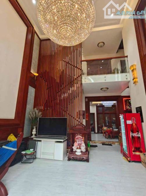 NHÀ MẶT LÊ VĂN QUỚI - DT 100M - NGANG GẦN 5M - GỐC 2 MẶT TIỀN - KO LỘ GIỚI - SÁT TÂN PHÚ Q