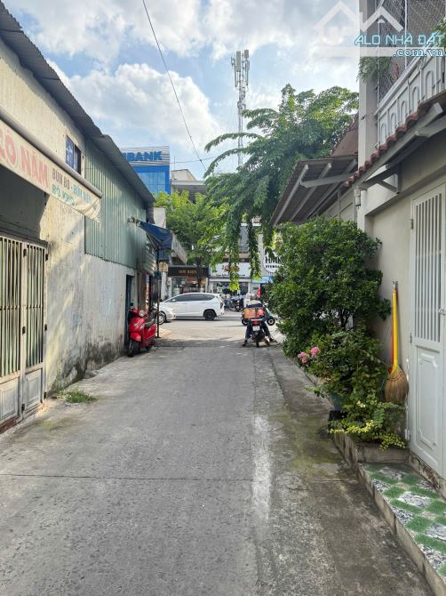 Bán nhà hẻm Chánh Hưng Phường 4 Quận 8. Nhà hẻm thông thoáng, gần Chợ Tạ Quang Bửu