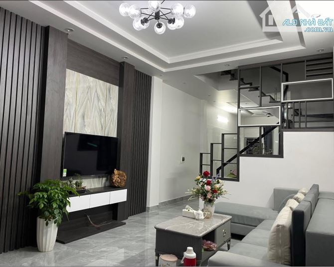 BÁN NHÀ BỒ ĐỀ, PHƯỜNG BỒ ĐỀ 60M², 5 TẦNG, 8 TỶ, CẠNH HỒ VÀ Ô TÔ