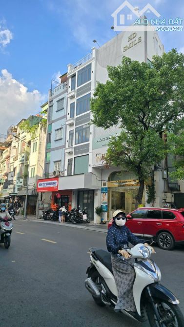 Bán nhà Mt 125 Huỳnh Văn Bánh, đoạn đẹp nhất - Diện tích : 4x8m- Gía bán 10.7 tỷ