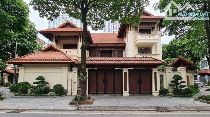BIỆT THỰ KĐT MỚI DỊCH VỌNG 315M2, 4T, MT15, VIEW CÔNG VIÊN CẦU GIẤY, VÀNH ĐAI 2.5M CỰC VIP