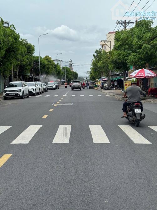 Bán nhà HXH, Trường Chinh 10x22, 5PN, phường Tân Sơn, giá 21 tỷ