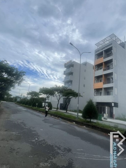 RẺ NHẤT KHU TOÀ CĂN HỘ ĐƯỜNG 15M FPT HIỆN ĐANG CHO THUÊ VẬN HÀNH
