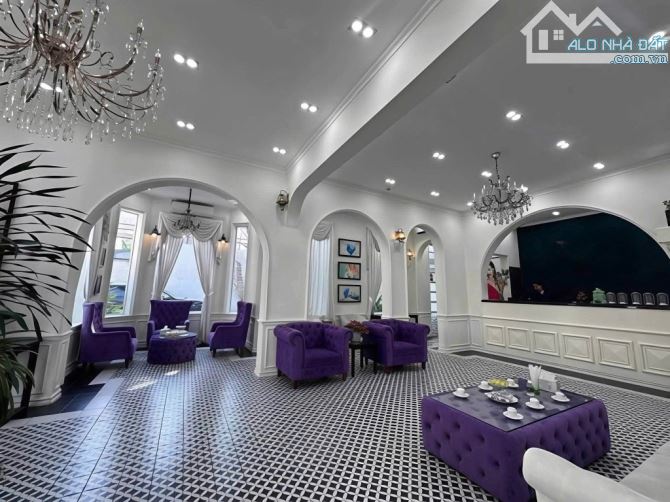 BÁN BIỆT THỰ ĐỘI NHÂN 141M² 4 TẦNG MT 8M LÔ GÓC 3 THOÁNG GARA 55 TỶ