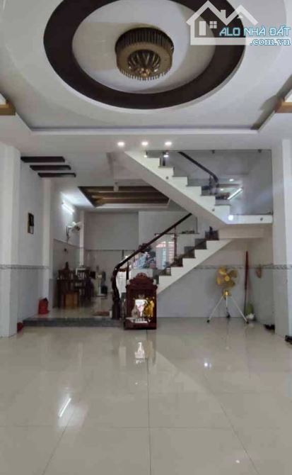 CHỢ LỚN–NHÀ 3 TẦNG–NGANG 4,5M–GIÁ CHỈ 5,09 TỶ (A11)