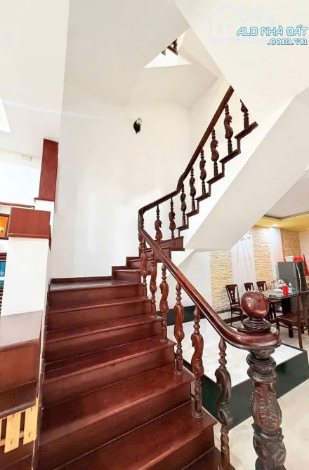Chủ cần bán gấp 3tầng mặt tiền đường Võ như Hưng ngủ hành Sơn TPĐN