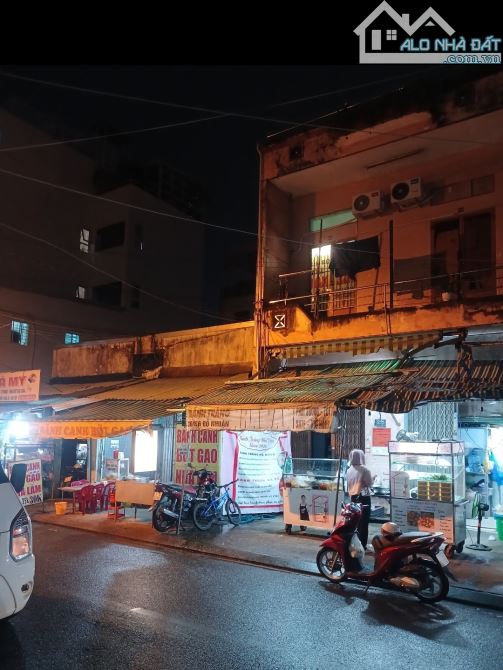 NHÀ 3 MĂT ĐƯỜNG - MĂT TIỀN KD . SẦM UẤT NGAY AEON TÂN PHÚ - DT:194M2 (12 X 16 ) CHỈ 28 TỎ