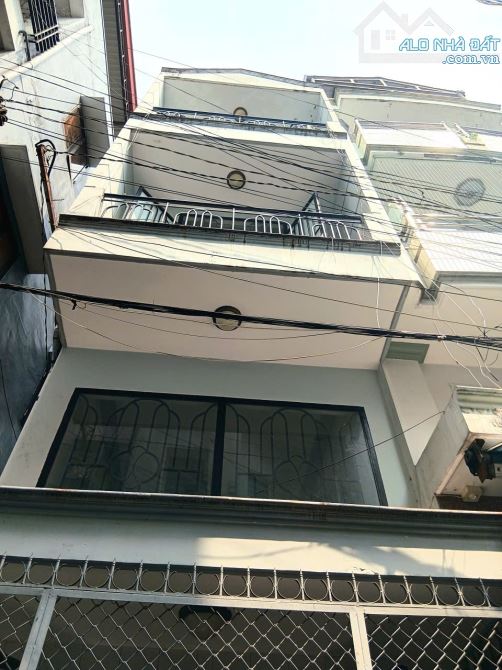 Nhà 4 tầng, căn góc 3 mặt thoáng, kế khách sạn 5 sao Equatorial, giá cực tốt