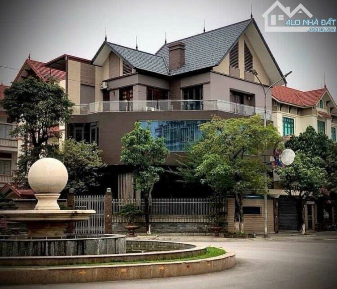 Bán nhà biệt thự Góc 4,5 tầng đg Hàn Thuyên An Huy DT 172m, MT13m, Hướng Đ&B, Giá 30 tỷ