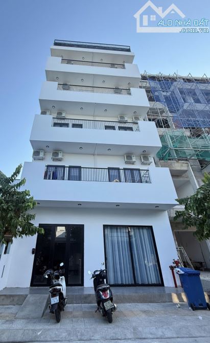 TOÀ CĂN HỘ 7 TẦNG - NGANG 8M - DOANH THU 190TRIỆU- BÃI BIỂN SƠN THUỶ