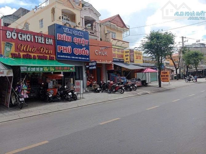 HÀNG HIẾM Q12 – BIỆT THỰ 2 MẶT TIỀN,(13.5X55.5) NGUYỄN VĂN QUÁ, Q12