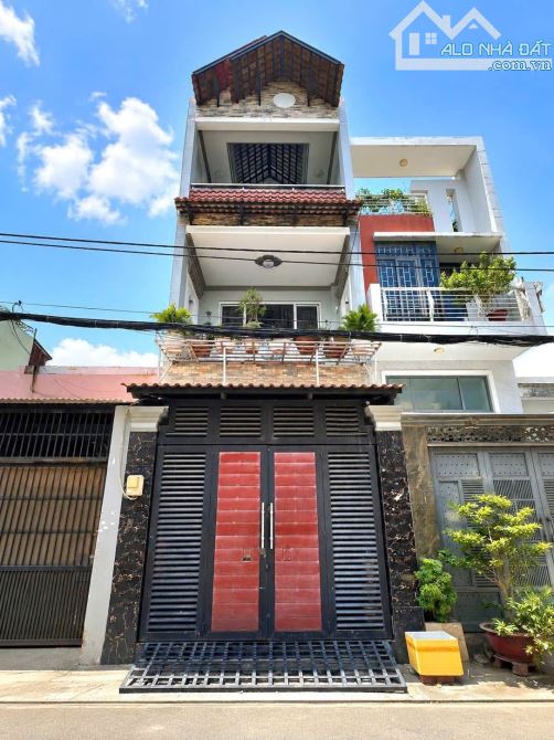 Bán nhà hẻm Oto Trần Phú, Quận 5 gần vòng xoay (DT hơn 90m2). Giá 3Tỷ690 còn TL