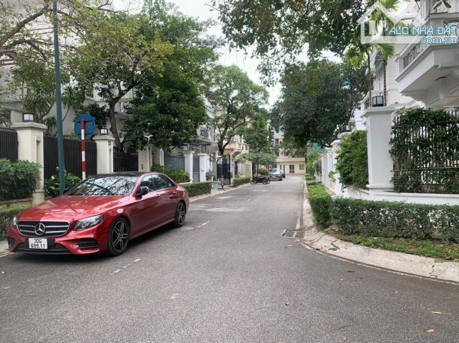 115 TỶ 205m 5 TẦNG MT13m BIỆT THỰ VƯỜN ĐÀO LẠC LONG QUÂN TÂY HỒ